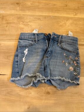 Abercrombie kids Light Wash Blue Denim Jeans with embroidered flowers